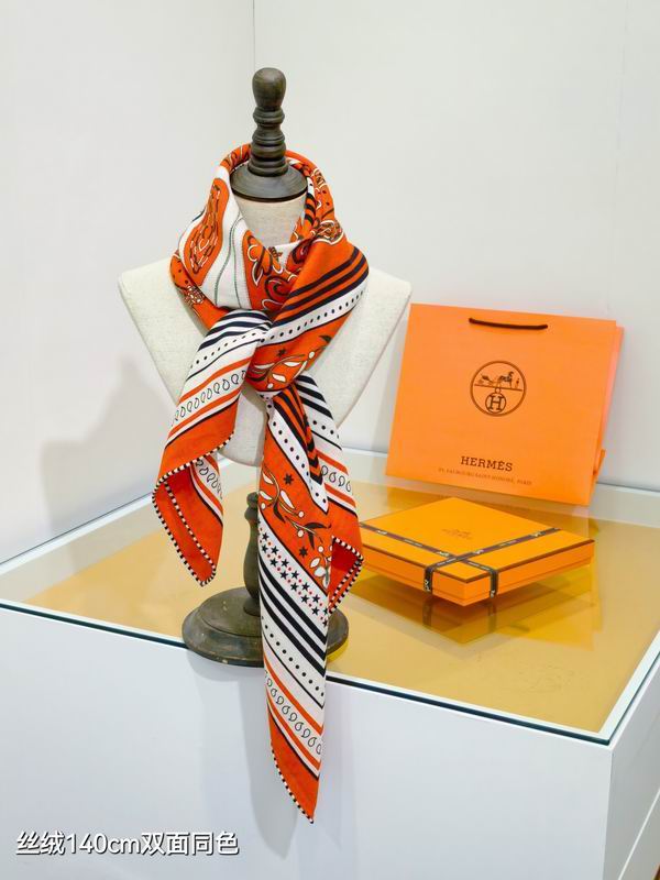 Hermes scarf 140X140cm 70%羊绒30%真丝 E081914